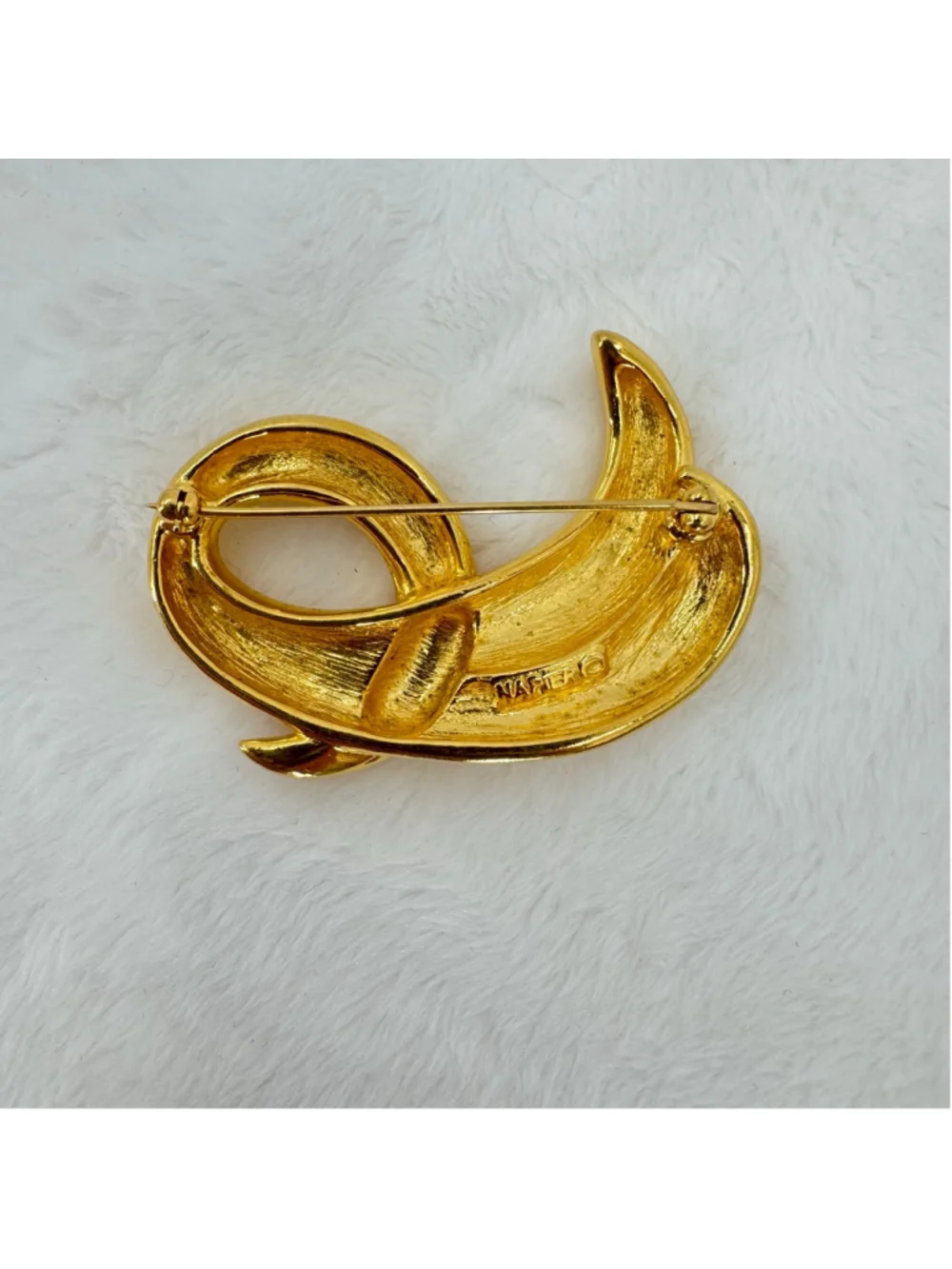 Vintage Napier Pin Brooch Gold Tone Statement Piece 90s Grandmacore Glam